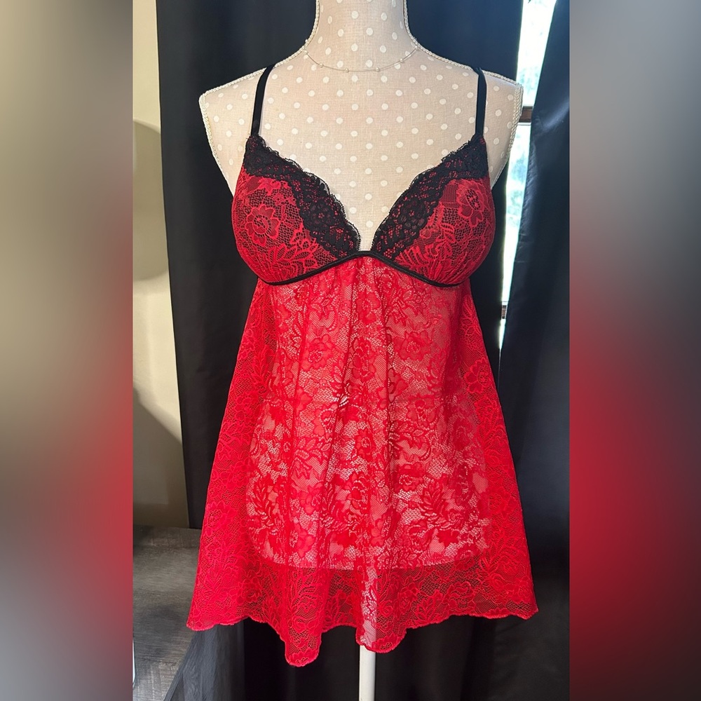 Secret Treasures Babydoll Lace Sleepware. Size M (8-10).  Excellent condition